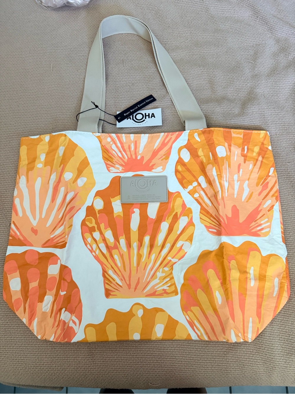NWT Limited ALOHA Collection Papaya Sunrise Shell-Print Day Tripper Tote